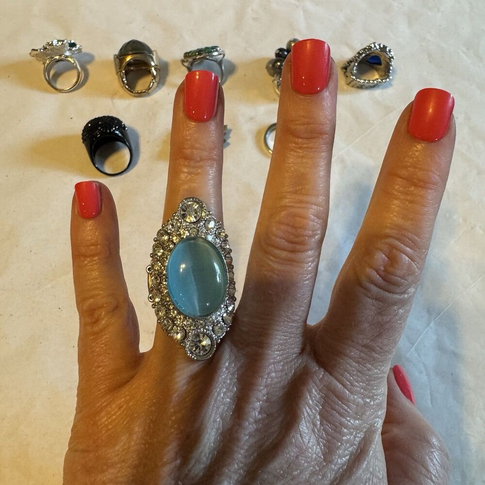 Lot Of 9 Costume Jewelry Rings Faux Stones Floral Designs Statement Pieces - Picture 13 of 16